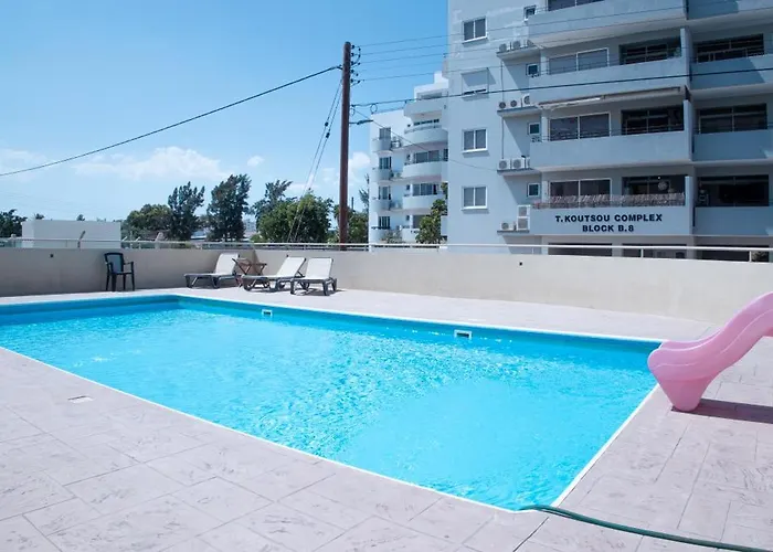 Apartment Maestro Iii